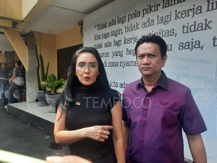 Rieke dampingi Korban 1